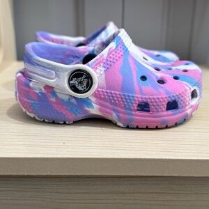 Toddler Croc clogs size 5c tie-dye